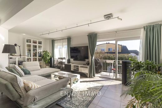 Duplex for sale in Strassen