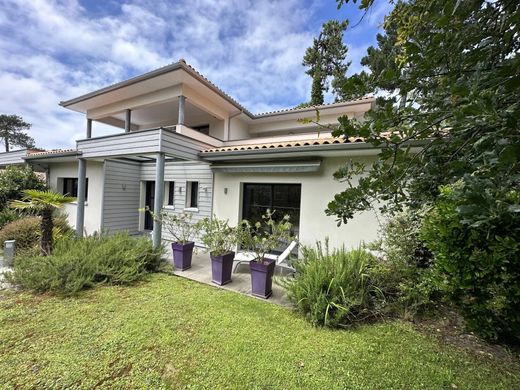 Luxus-Haus in Arcachon, Gironde