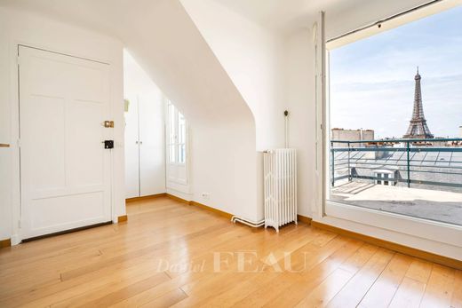 Apartment in Tour Eiffel, Invalides – Ecole Militaire, Saint-Thomas d’Aquin, Paris