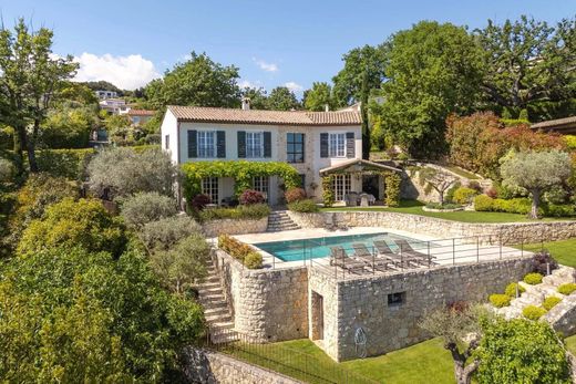 Châteauneuf-Grasse, Alpes-Maritimesの高級住宅