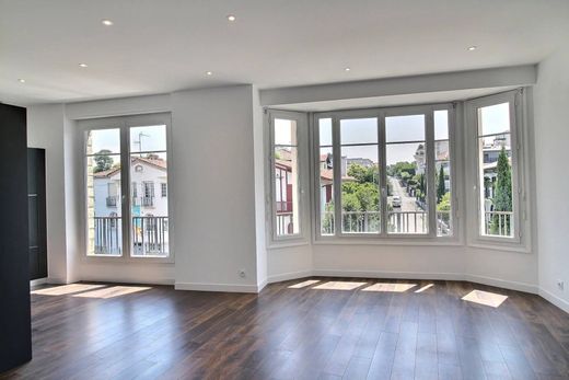 Apartment / Etagenwohnung in Bayonne, Pyrénées-Atlantiques