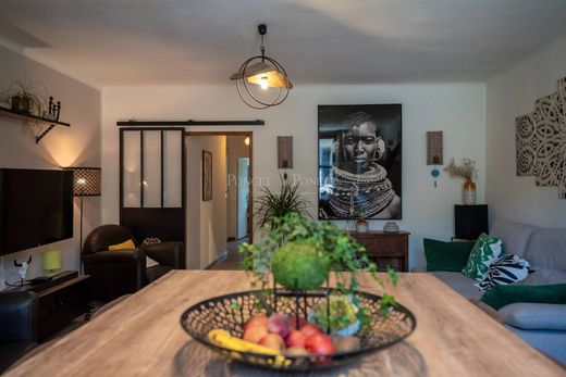 호화 저택 / Uzès, Gard