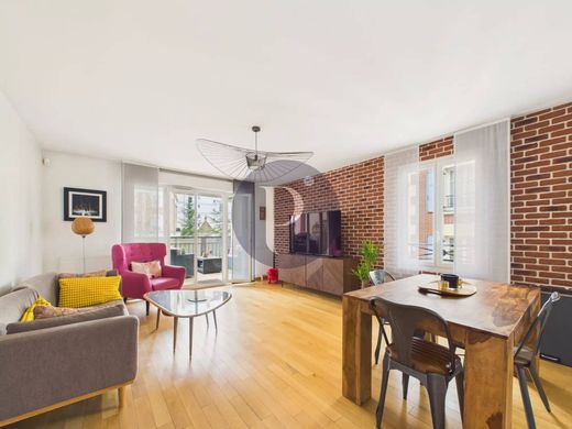 Apartment in Le Plessis-Robinson, Hauts-de-Seine
