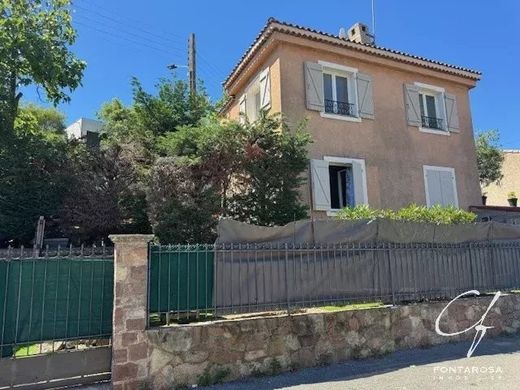 Casa di lusso a Saint-Raphaël, Var