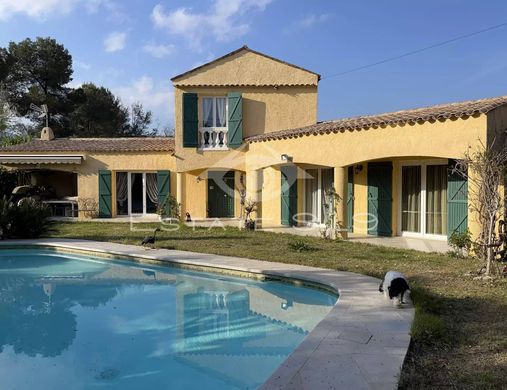 Villa in Le Rouret, Alpes-Maritimes
