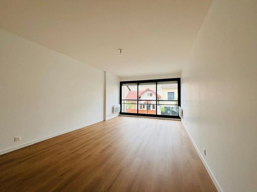 Apartment in Asnières-sur-Seine, Hauts-de-Seine