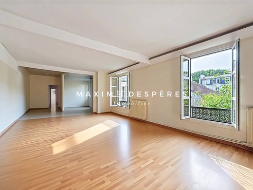 Apartment / Etagenwohnung in Neuilly-sur-Seine, Hauts-de-Seine