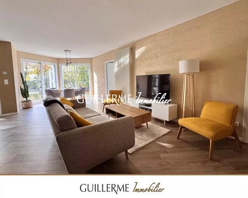 Элитный дом, Dardilly, Rhône