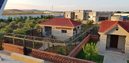 Landhaus / Bauernhof in Sidi Tabet, Gouvernorat de l’Ariana