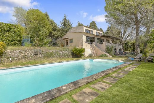 Grasse, Alpes-Maritimesの高級住宅