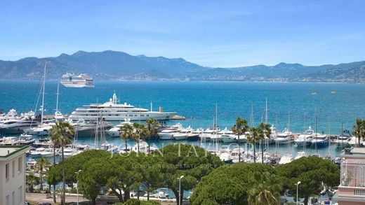 カンヌ, Alpes-Maritimesのアパートメント