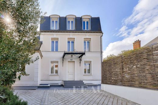 Casa di lusso a Rueil-Malmaison, Hauts-de-Seine