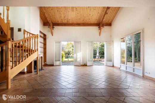 منزل ﻓﻲ Dardilly, Rhône