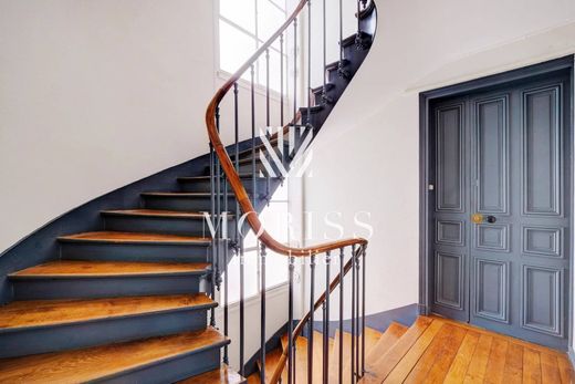 Квартира, Montmartre, Abbesses, Grandes-Carrières, Paris