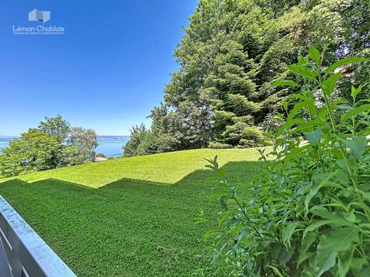 Apartment in Évian-les-Bains, Haute-Savoie