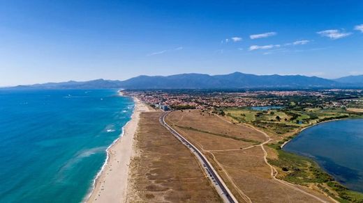 Αγροτεμάχιο σε Saint-Cyprien, Pyrénées-Orientales