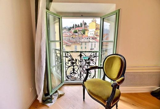 Menton, Alpes-Maritimesのアパートメント