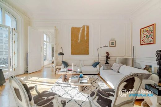 Apartment in Champs-Elysées, Madeleine, Triangle d’or, Paris
