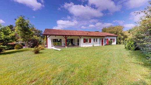 Luxury home in Ascain, Pyrénées-Atlantiques