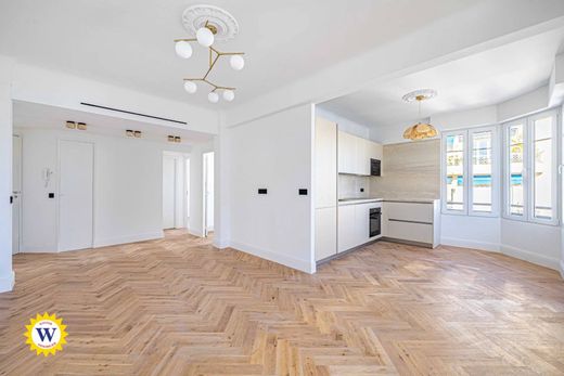 Apartment / Etagenwohnung in Nizza, Alpes-Maritimes
