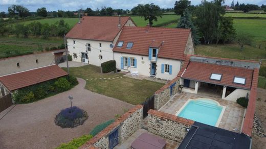 Luxe woning in Hyds, Allier
