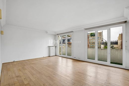 Apartment in Neuilly-sur-Seine, Hauts-de-Seine