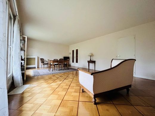 Apartment in Chatou, Yvelines