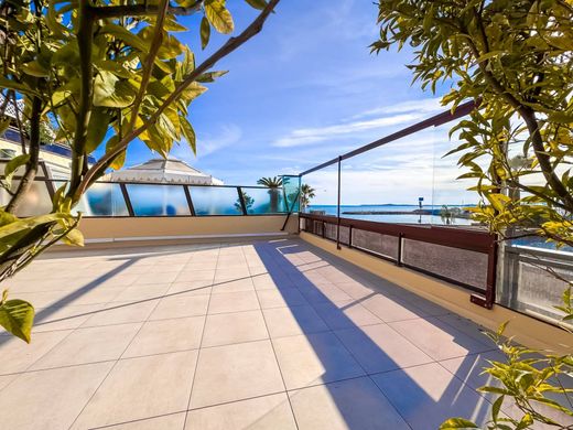 Apartment in Saint-Laurent-du-Var, Alpes-Maritimes