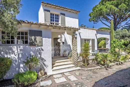 Luxury home in Paradou, Bouches-du-Rhône