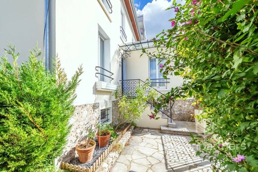 Casa di lusso a Bry-sur-Marne, Val-de-Marne