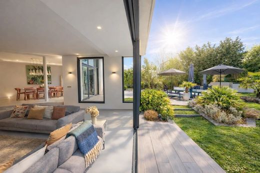 Luxury home in Garches, Hauts-de-Seine