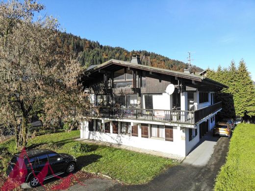 Morzine, Haute-Savoieの高級住宅