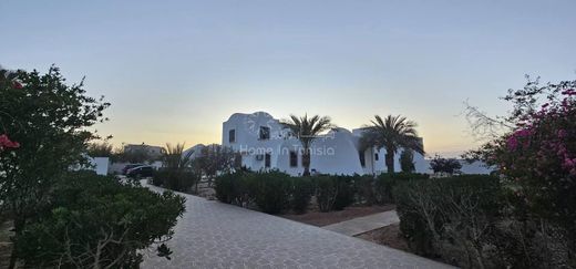 Luksusowy dom w Djerba, Mu‘tamadīyat Ḩawmat as Sūq