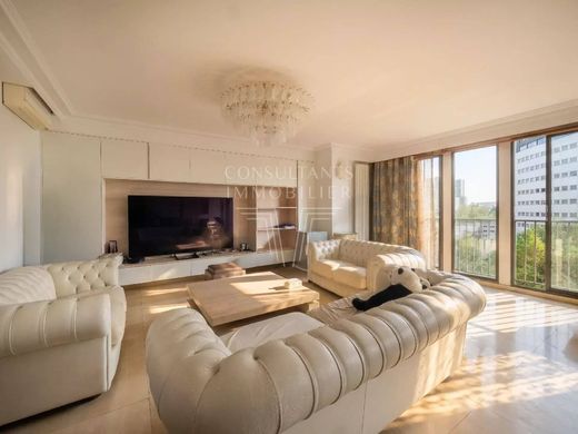 Apartment in La Muette, Auteuil, Porte Dauphine, Paris