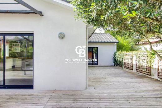 منزل ﻓﻲ Pessac, Gironde