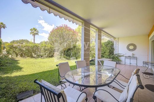 Appartement à Mougins, Alpes-Maritimes