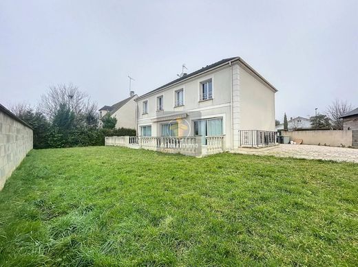 Casa di lusso a Villecresnes, Val-de-Marne