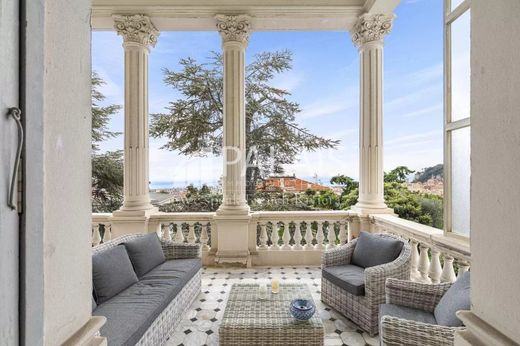 Apartment / Etagenwohnung in Nizza, Alpes-Maritimes