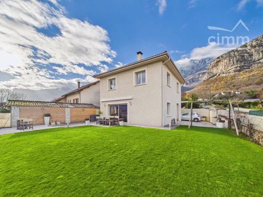 Luxe woning in Claix, Isère