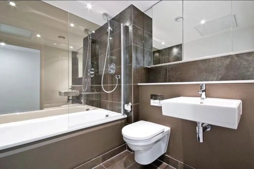 Apartment / Etagenwohnung in Sèvres, Hauts-de-Seine