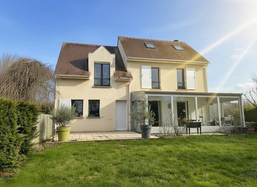 Luxury home in Vauhallan, Essonne