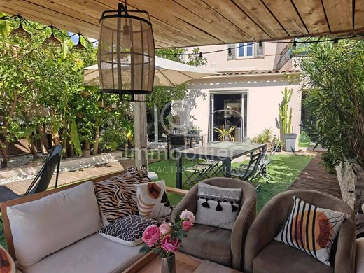 ﻓﻴﻼ ﻓﻲ Cannes La Bocca, Alpes-Maritimes