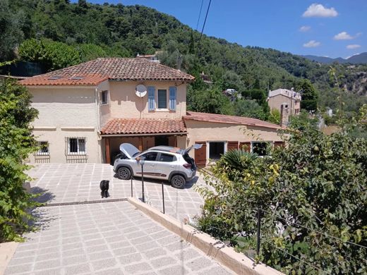 Apartment / Etagenwohnung in Tourrette-Levens, Alpes-Maritimes