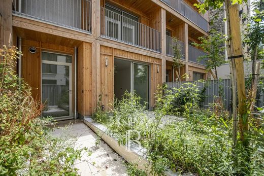 Apartment in Motte-Picquet, Commerce, Necker, Paris