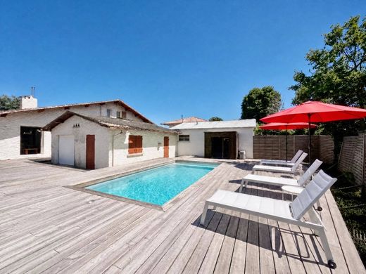 Luxury home in La Teste-de-Buch, Gironde