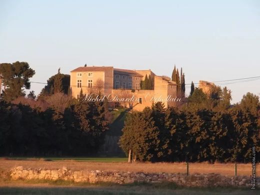 Zamek w Cornillon-Confoux, Bouches-du-Rhône