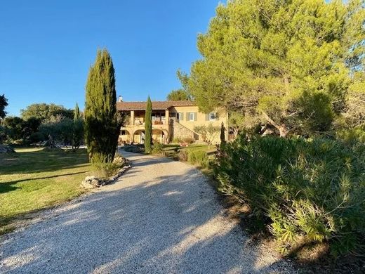 Luxury home in Lagnes, Vaucluse