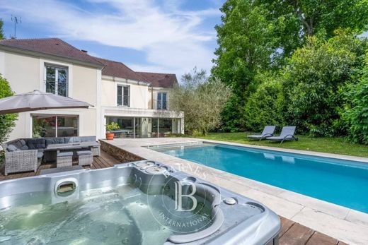 Louveciennes, Yvelinesの高級住宅