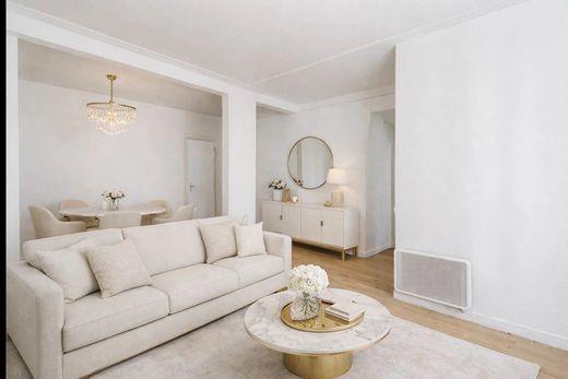 Apartment in Monceau, Courcelles, Ternes, Paris