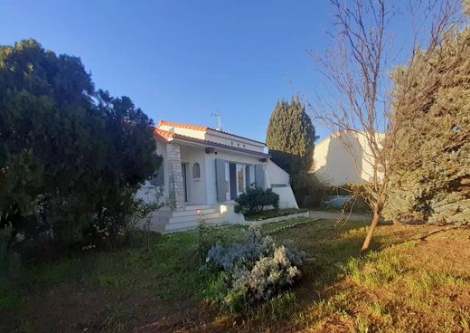 Luxury home in La Crau, Var